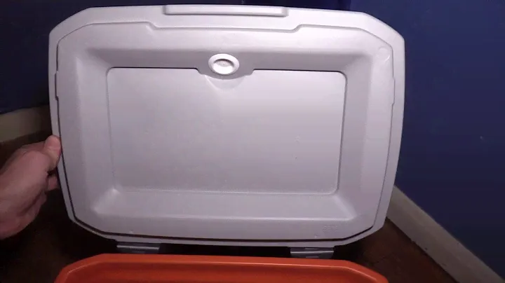 Coleman 28 QT Xtreme 3 Tricolour 26 Litre 3 Days Cooling